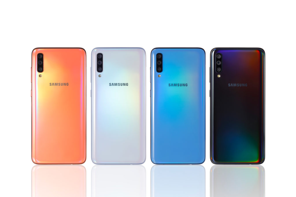01 GalaxyA70 all colors back 1024x683 - Samsung presenta Galaxy A20e, A40, A50, A70  e A80