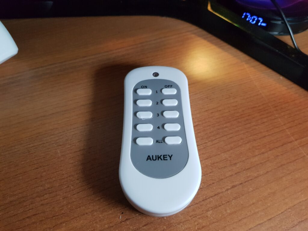 20191006 230759 1024x768 - Aukey kit di tre prese telecomandate.