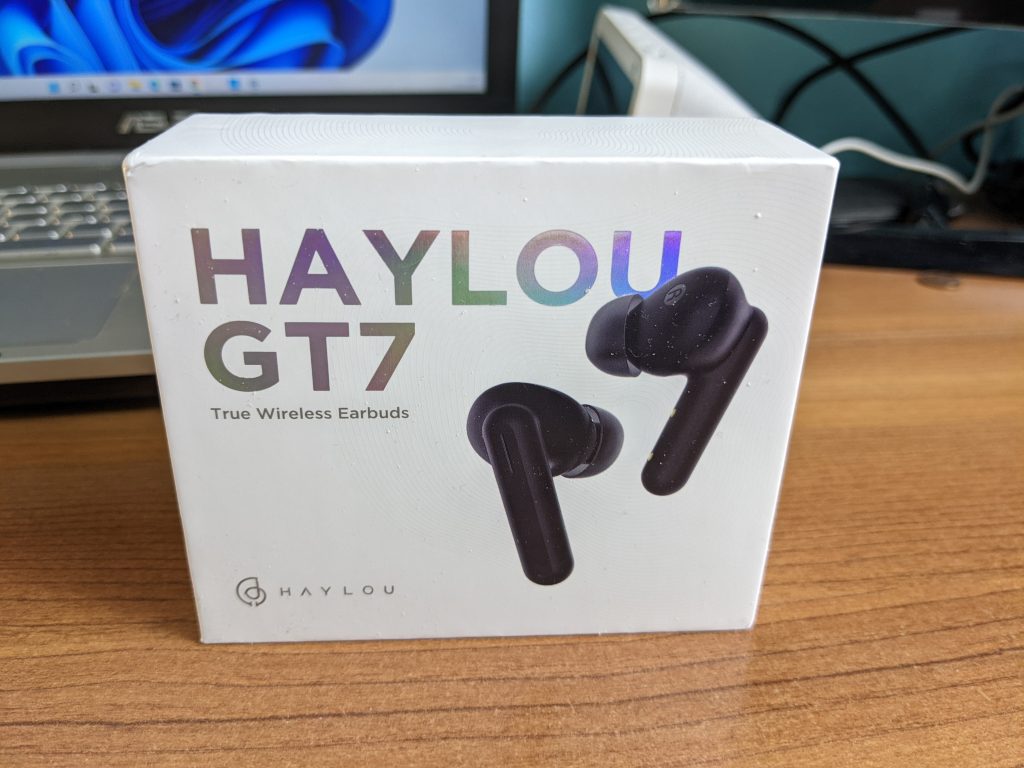 Haylou GT7 sono degli interessanti auricolari true wireless che costano meno d30 Euro. Troviamo un buon reparto audio, design accattivante e buona autonomia