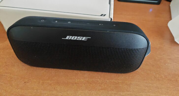 Vista frontale di Bose SoundLink Flex (2ª Gen)