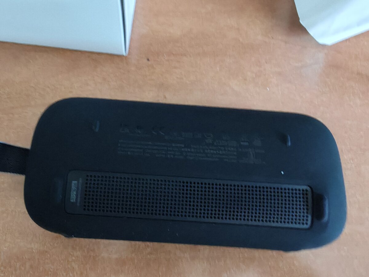 Vista posteriore di Bose SoundLink Flex