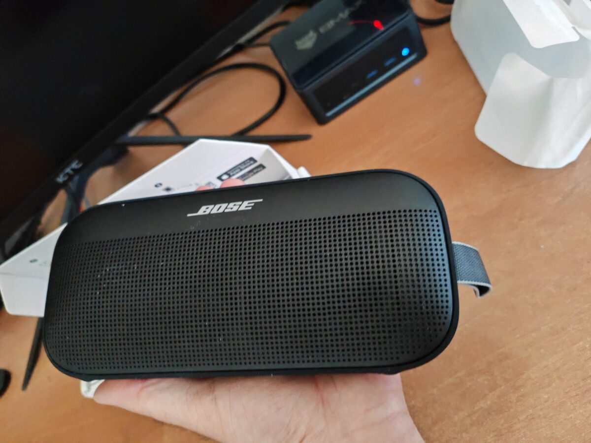 Vista frontale di Bose SoundLink Flex