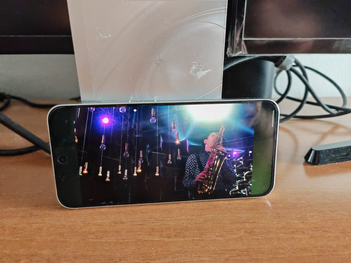Display AMOLED da 6,57 pollici di Oppo Reno 16 F 5G