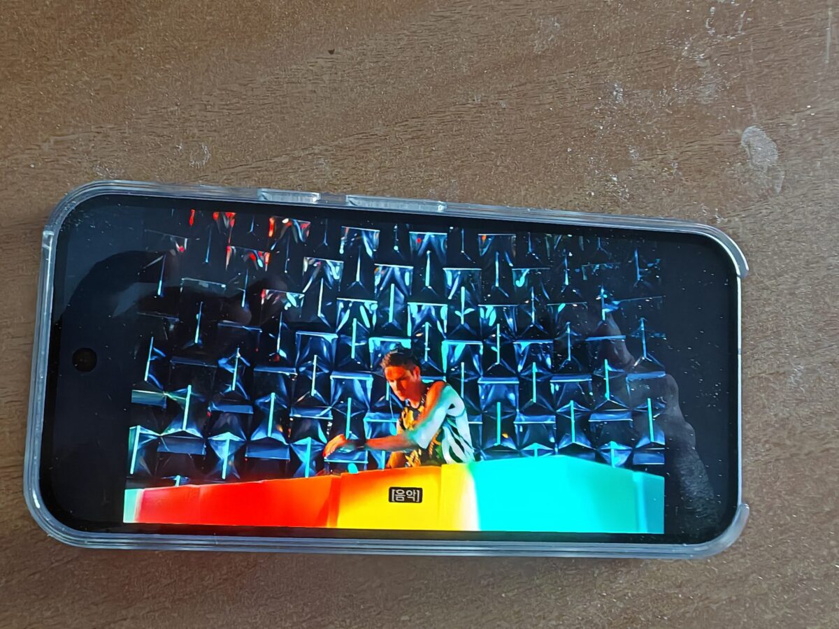 Display AMOLED da 6,3 pollici di Google Pixel 11
