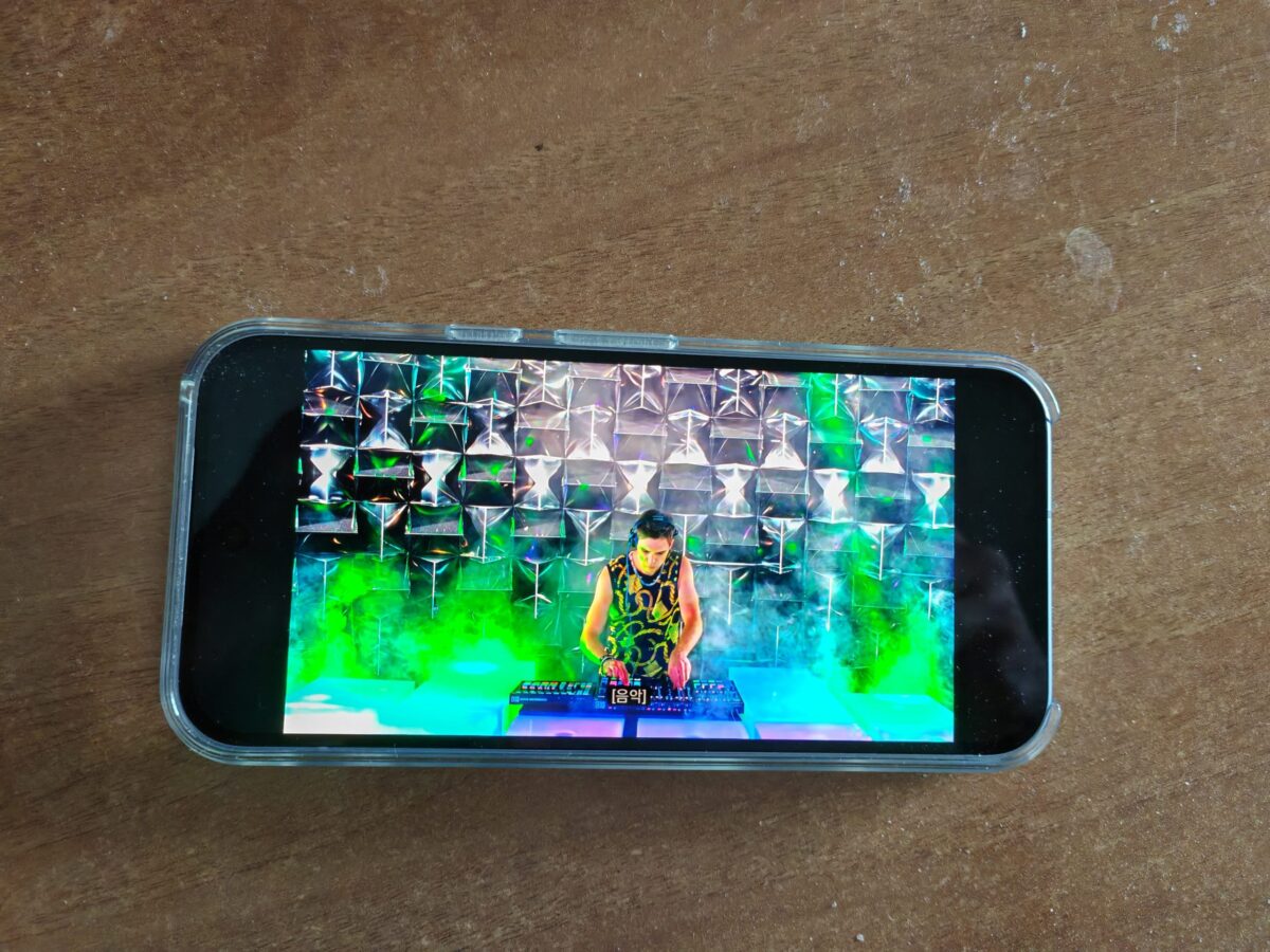 Display AMOLED da 6,3 pollici di Google Pixel 11