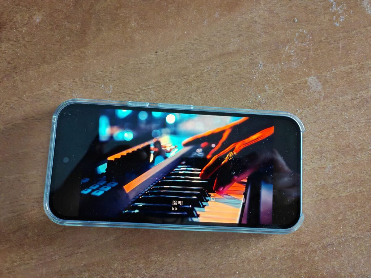 Display AMOLED da 6,3 pollici di Google Pixel 11
