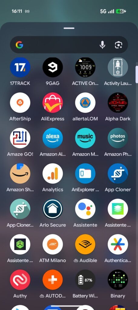 Screenshot dell'interfaccia di Google Pixel 11 con app drawer